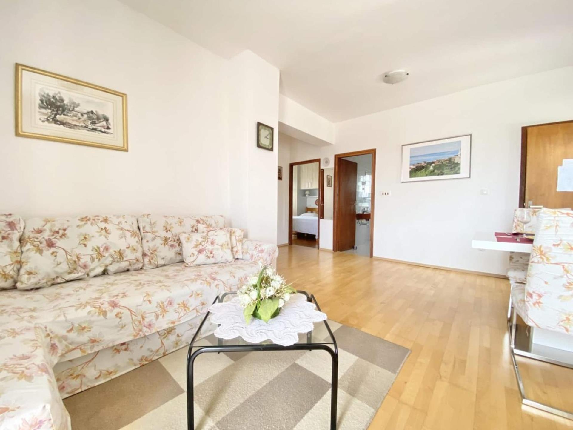 Family Apartments Viva Close To The Beach Крк Экстерьер фото