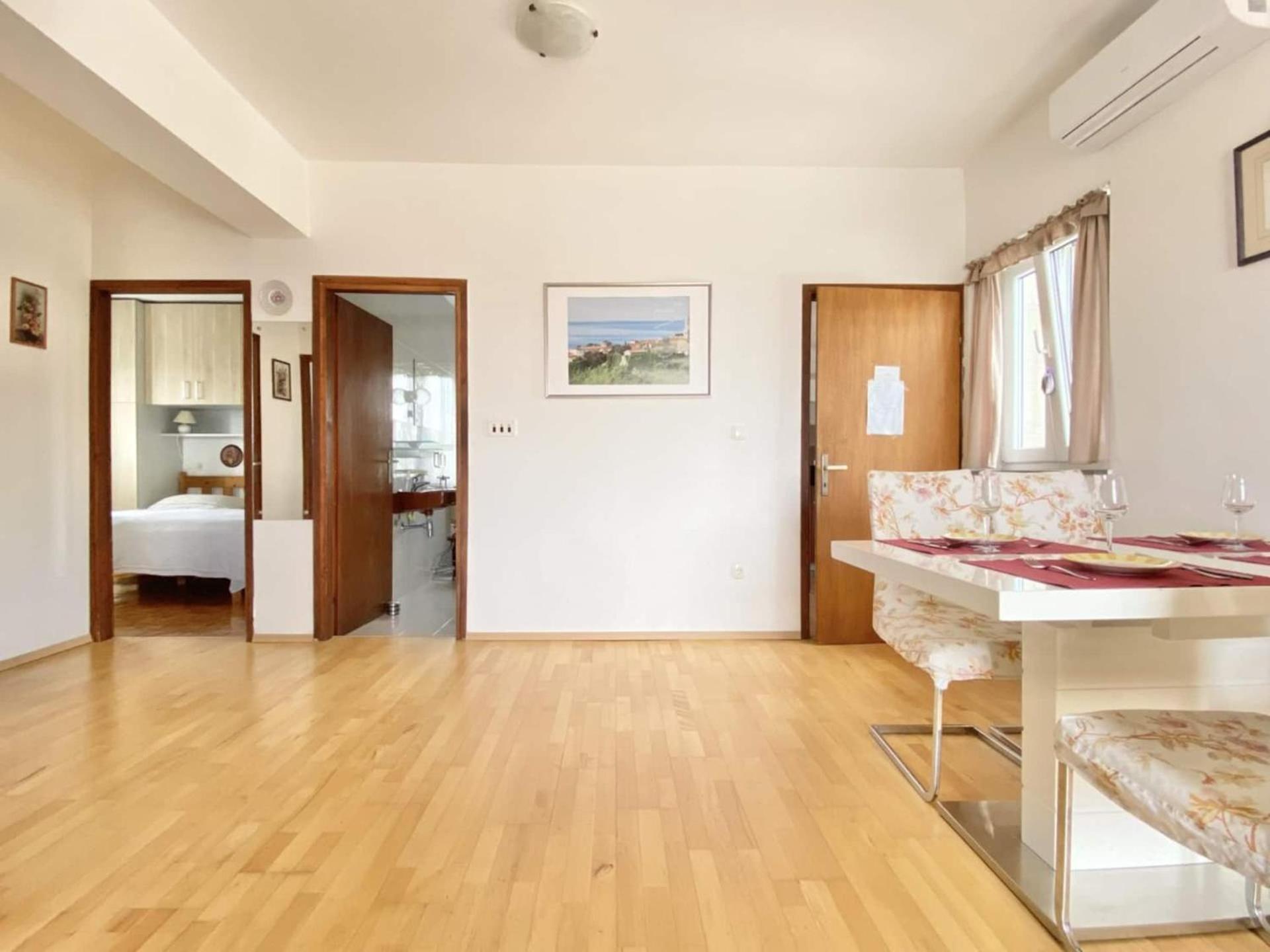 Family Apartments Viva Close To The Beach Крк Экстерьер фото
