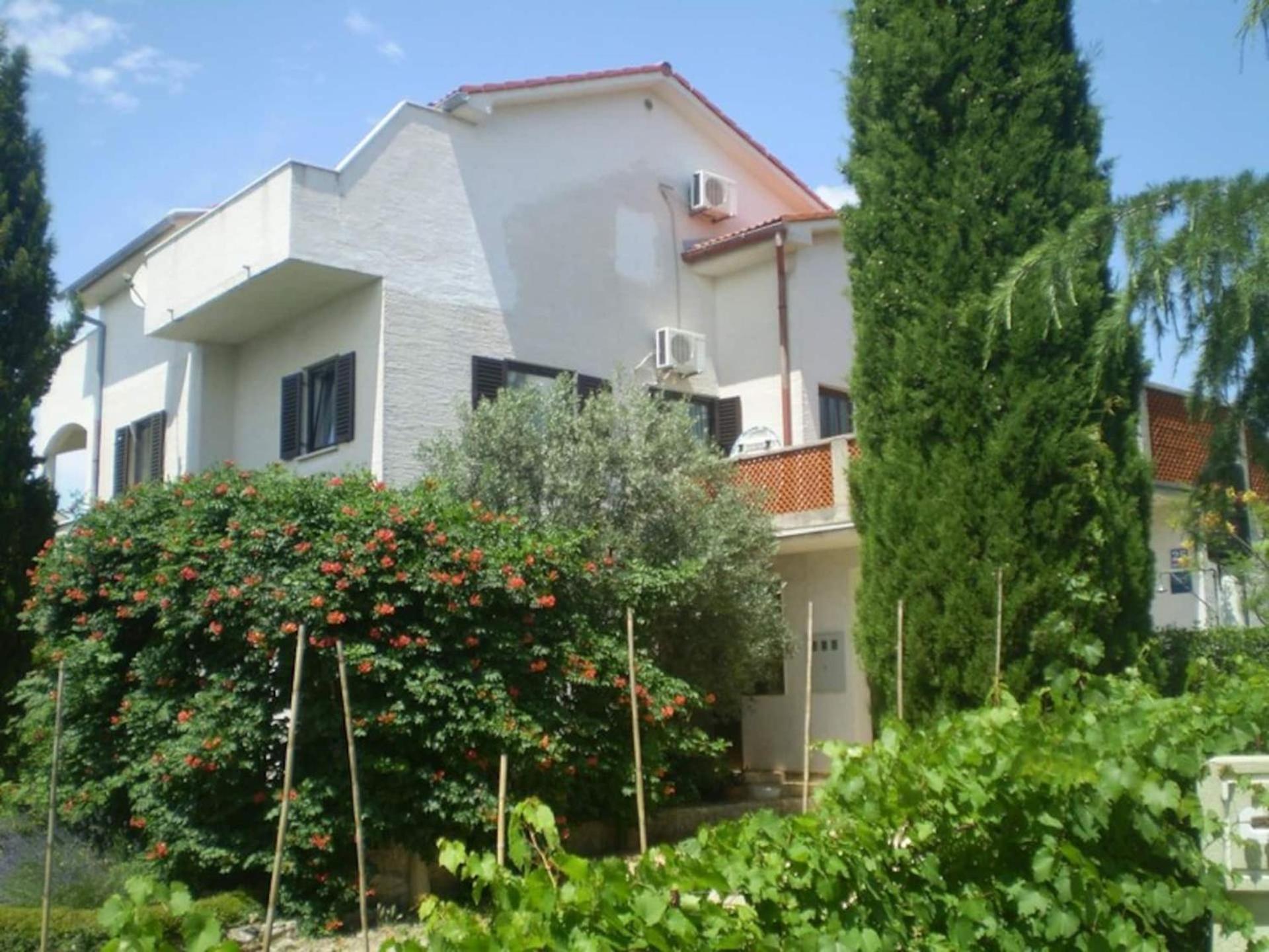 Family Apartments Viva Close To The Beach Крк Экстерьер фото