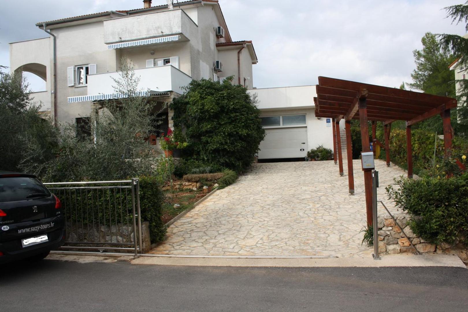 Family Apartments Viva Close To The Beach Крк Экстерьер фото